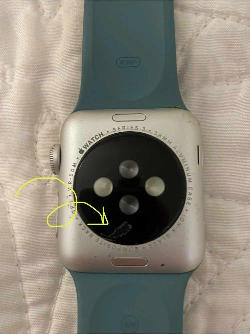 Apple Smartwatch Series 3 (GPS) with charger